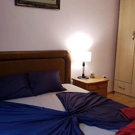 Spacious Downtown Apartment With A City View 普里什蒂纳 外观 照片