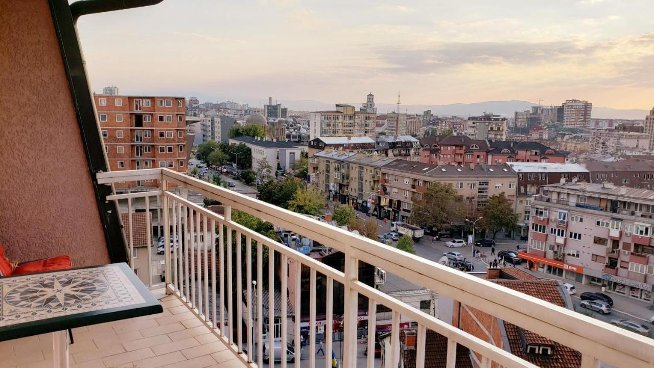 Spacious Downtown Apartment With A City View 普里什蒂纳 外观 照片