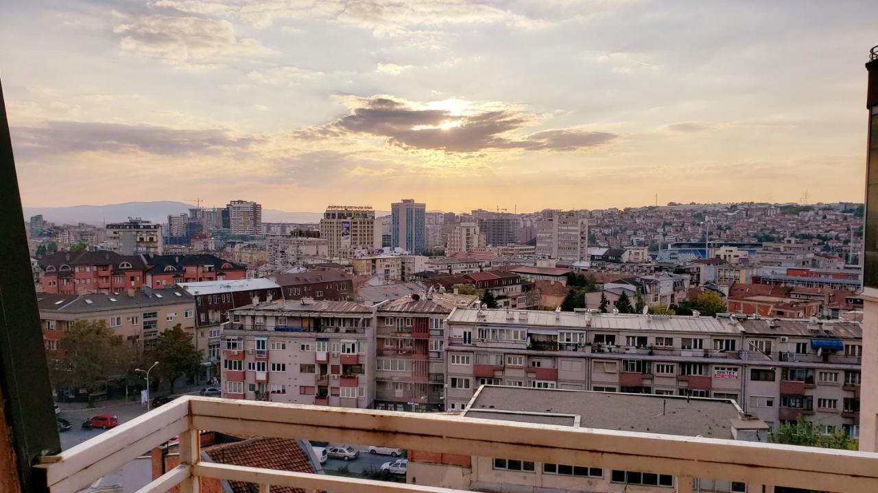 Spacious Downtown Apartment With A City View 普里什蒂纳 外观 照片